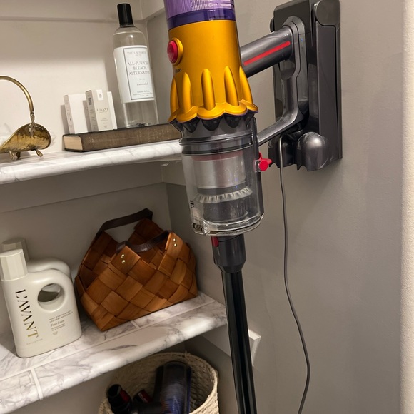 Dyson V12 Detect Slim! - Picture 4 of 6